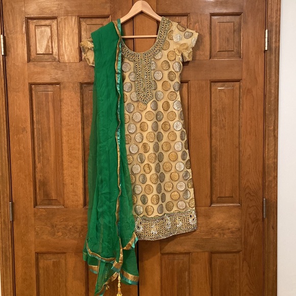 Punjabi Suit Set - Picture 1 of 13